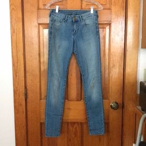 Low rise skinny jeans 4/$15 💕